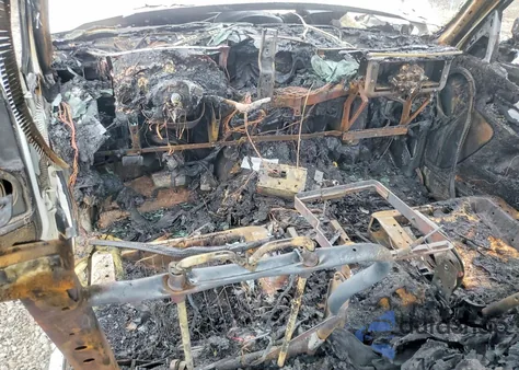 2004 Chevrolet Silverado K1500 z USA, uszkodzony, nr VIN 2GCEK19T441183352